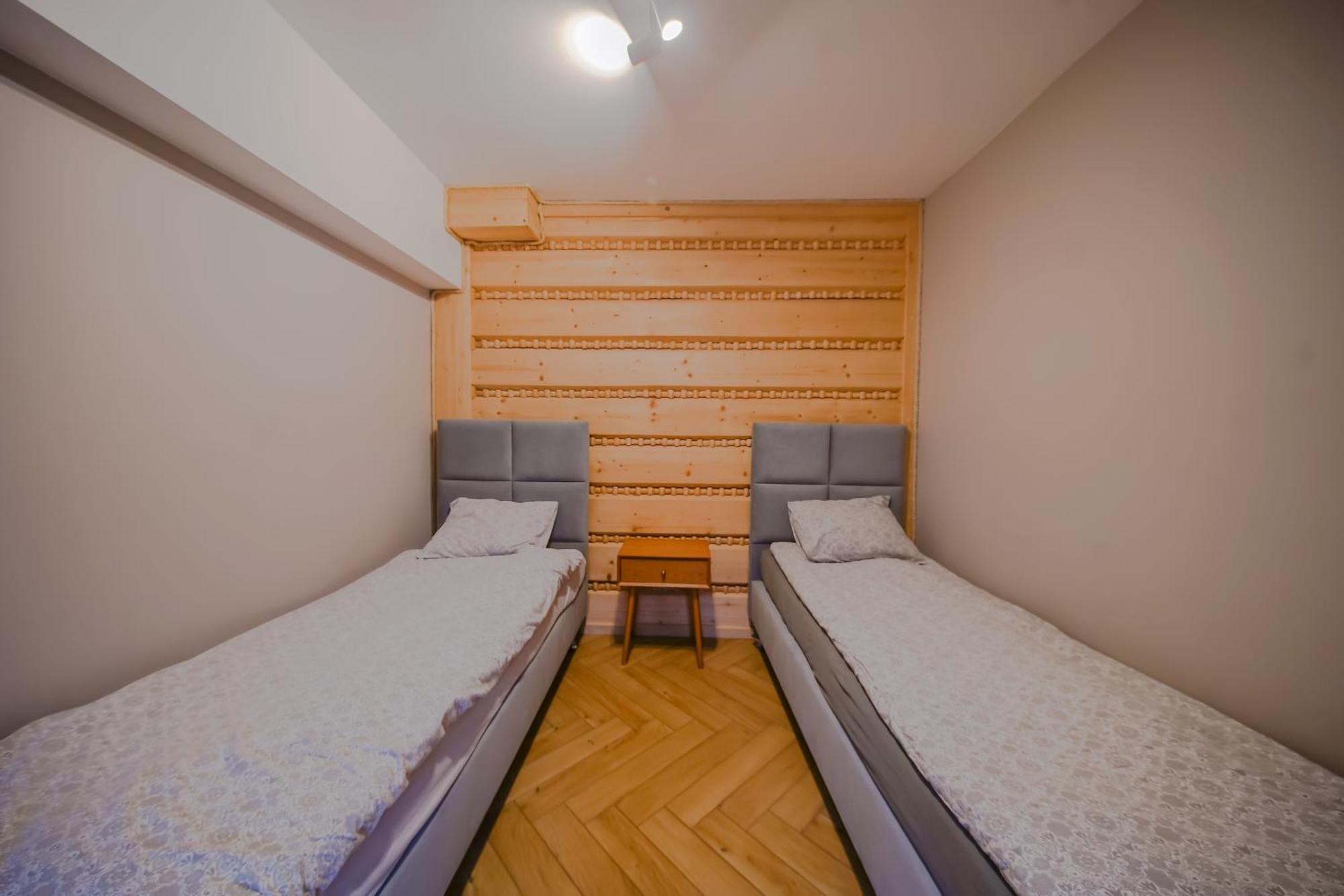 Zloty Gron Log Houses & Apartments 伊斯泰布纳 外观 照片